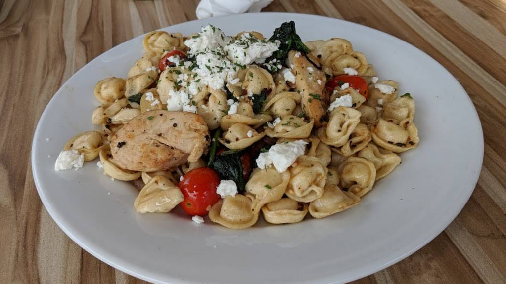 Lina Linguinis Pasta & Grille | restaurant | 111 Fouth Ave, Ridley Square, St. Catharines, ON L2S 3P5, Canada | 9059845462 OR +1 905-984-5462