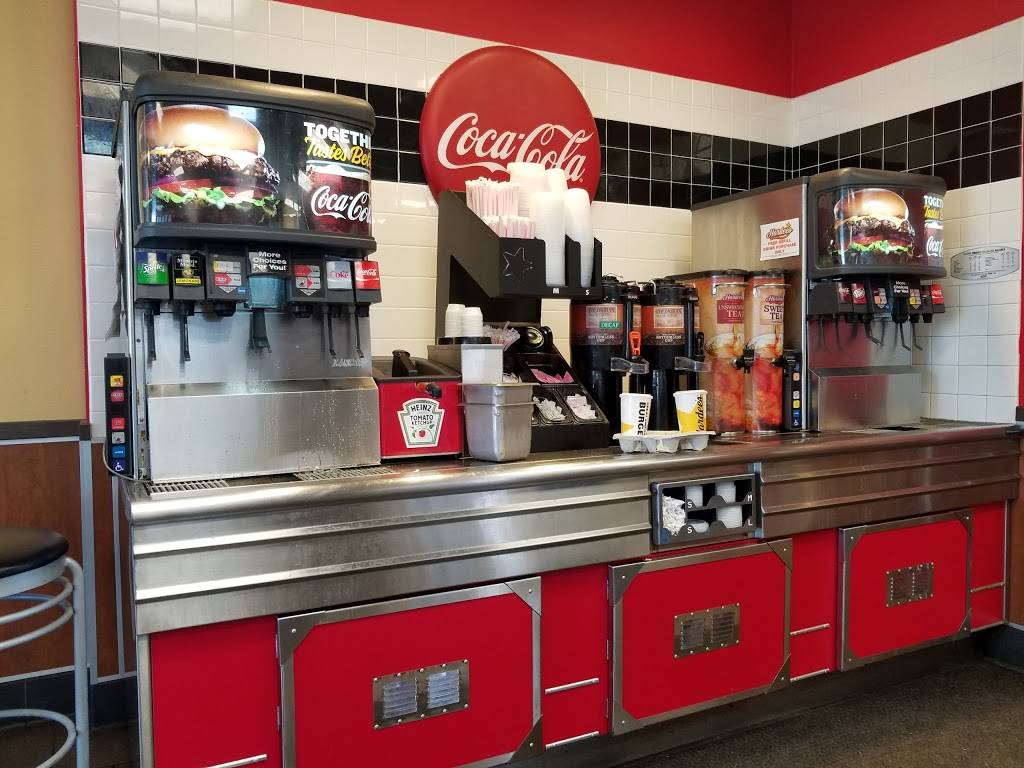 Hardees | restaurant | 580 E Walnut Ave, Dalton, GA 30721, USA | 7062264914 OR +1 706-226-4914