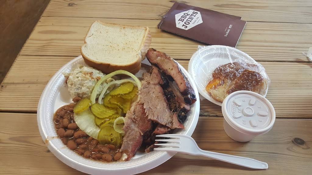 Heavys Bar B Que | restaurant | 1301 19th St, Hondo, TX 78861, USA | 8304264445 OR +1 830-426-4445