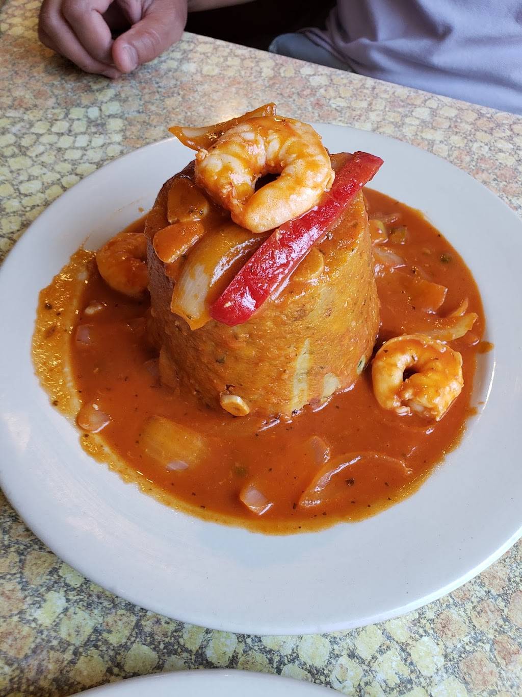 Guavate | restaurant | 422 S Alafaya Trail #20, Orlando, FL 32828, USA | 4072814700 OR +1 407-281-4700