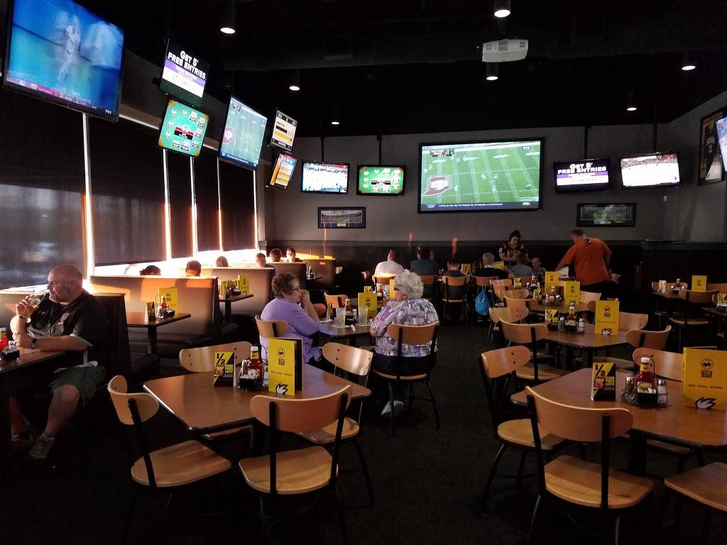 Buffalo Wild Wings | restaurant | 10625 Pendleton Pike A12, Indianapolis, IN 46236, USA | 3178264833 OR +1 317-826-4833