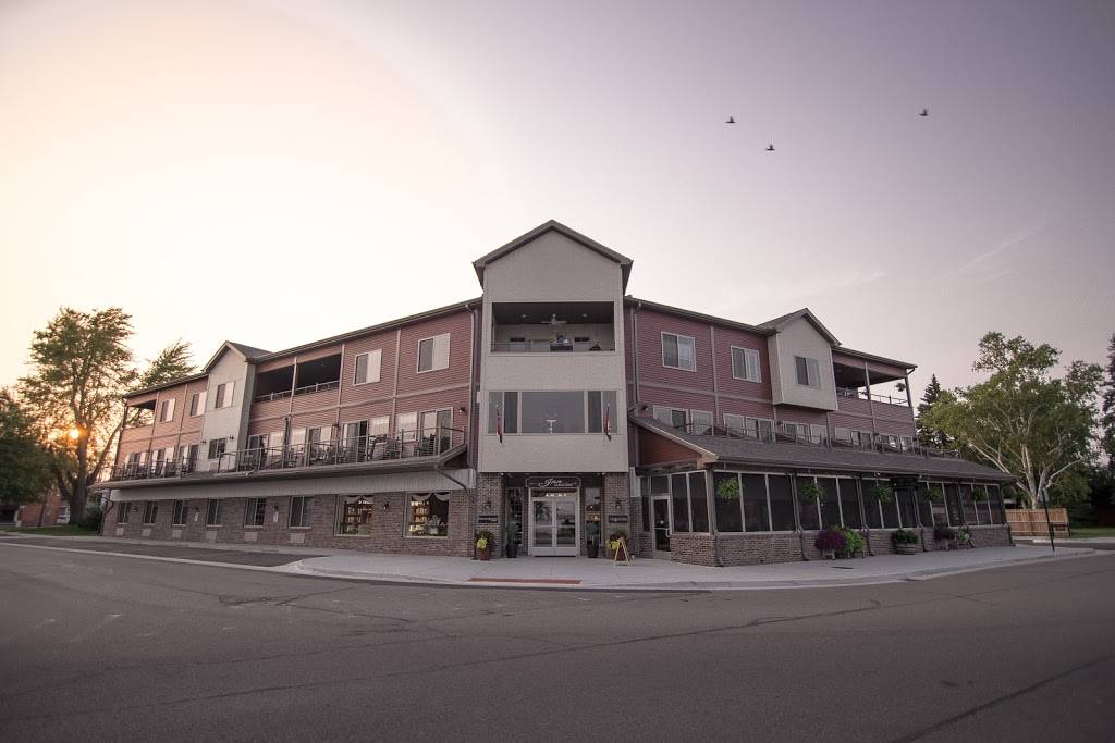 Inn on Water Street - Inn Kitchen | restaurant | 560 S Water St, Marine City, MI 48039, USA | 8106765200 OR +1 810-676-5200