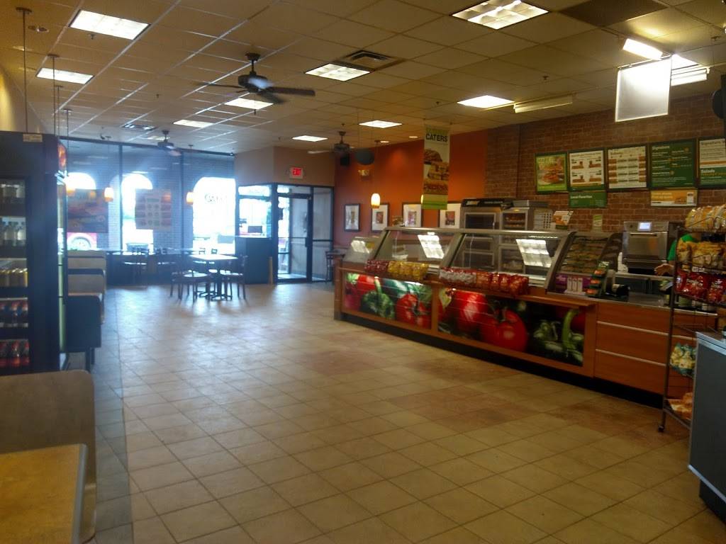 Subway | restaurant | 2600 Squirrel Road, Auburn Hills, MI 48326, USA | 2483644484 OR +1 248-364-4484