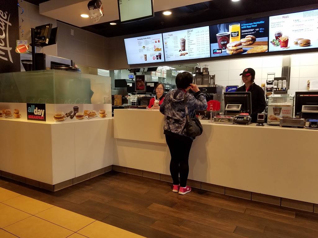 McDonalds | cafe | 417 W Shaw Ave, Clovis, CA 93612, USA | 5592994374 OR +1 559-299-4374