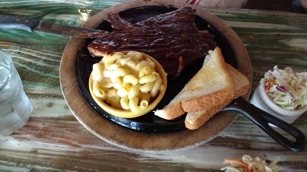 The Saloon Ventura | restaurant | 456 E Main St, Ventura, CA 93003, USA | 8056678550 OR +1 805-667-8550