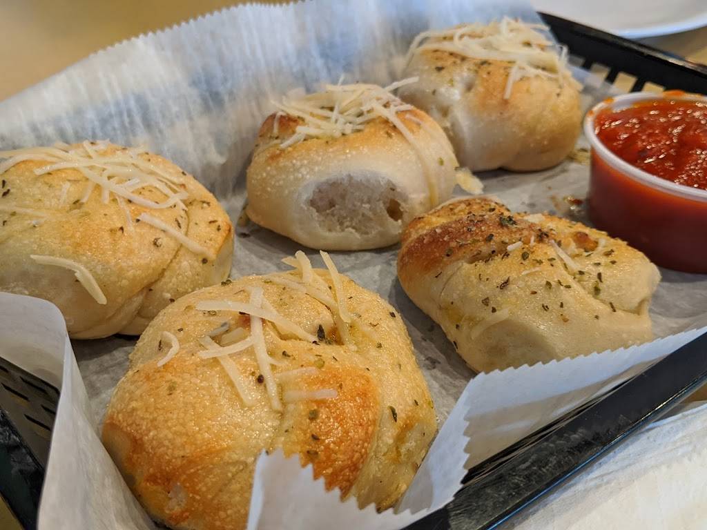 Pops Pizzeria | restaurant | 921 Cedar Lake Rd, Biloxi, MS 39532, USA | 2282076473 OR +1 228-207-6473