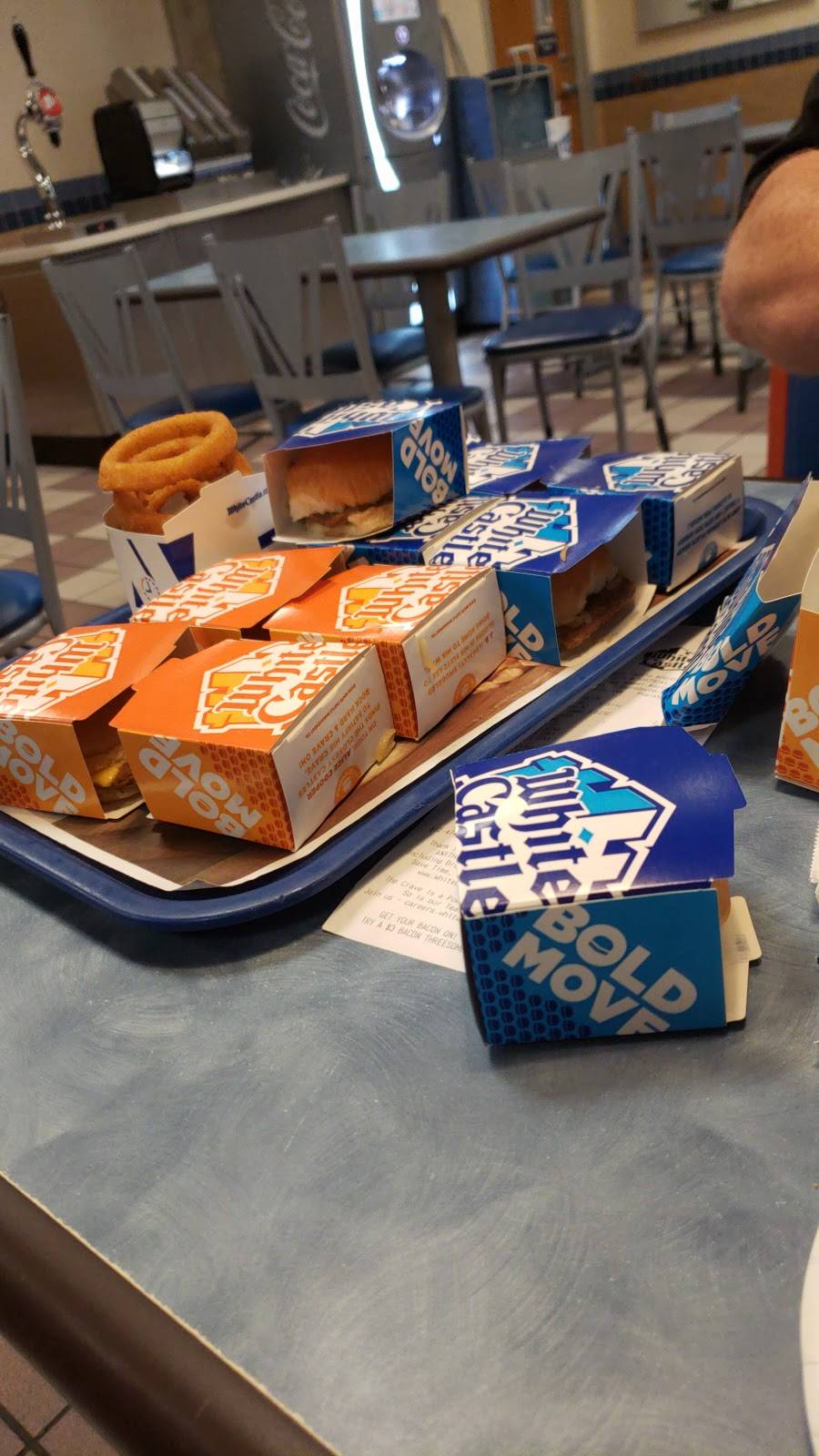 White Castle | restaurant | 6840 Logan Dr, Evansville, IN 47715, USA | 8124749901 OR +1 812-474-9901
