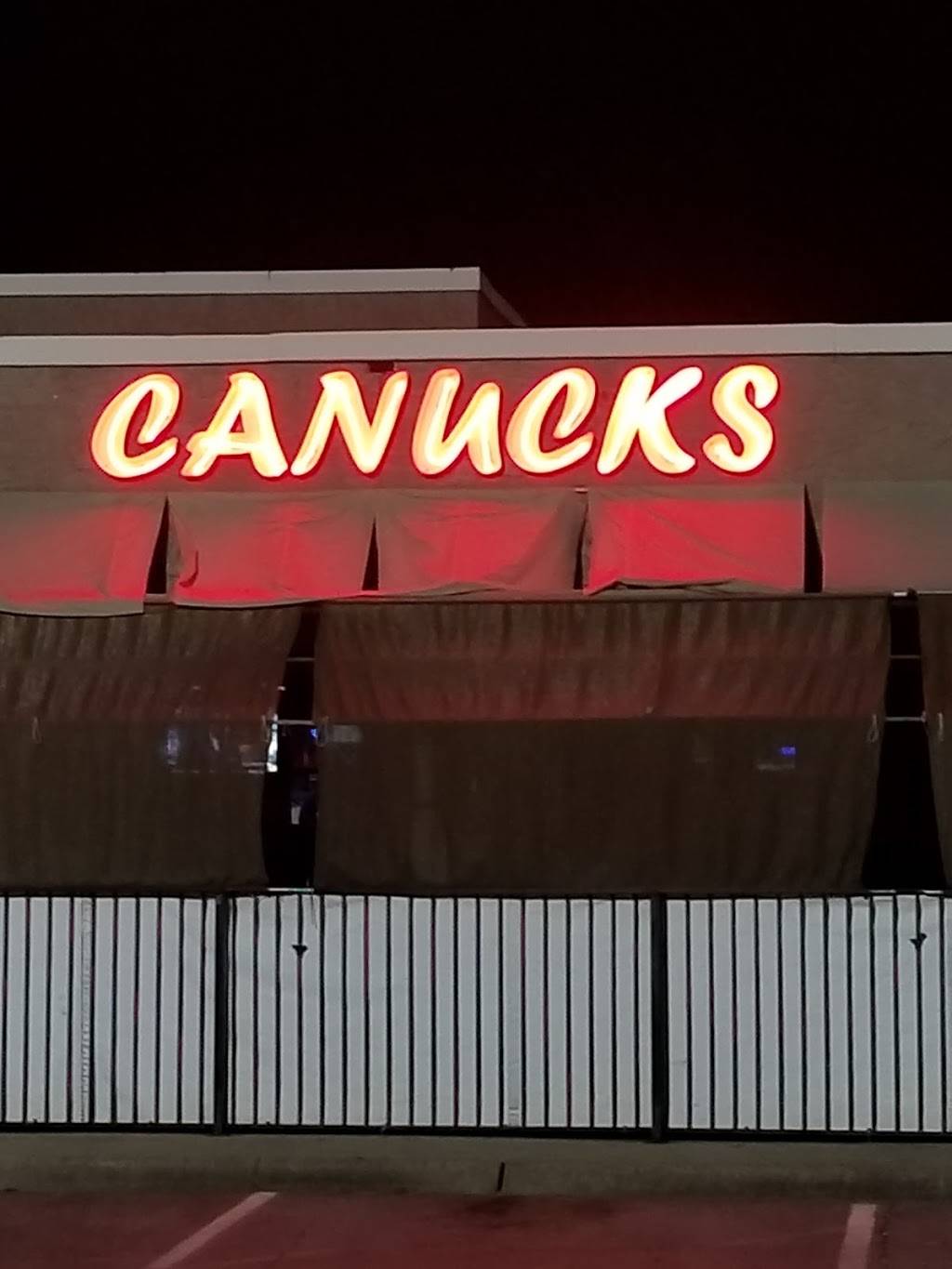 Canucks Bar and Grill | restaurant | 1102 Texas St, Lewisville, TX 75057, USA | 9724367000 OR +1 972-436-7000