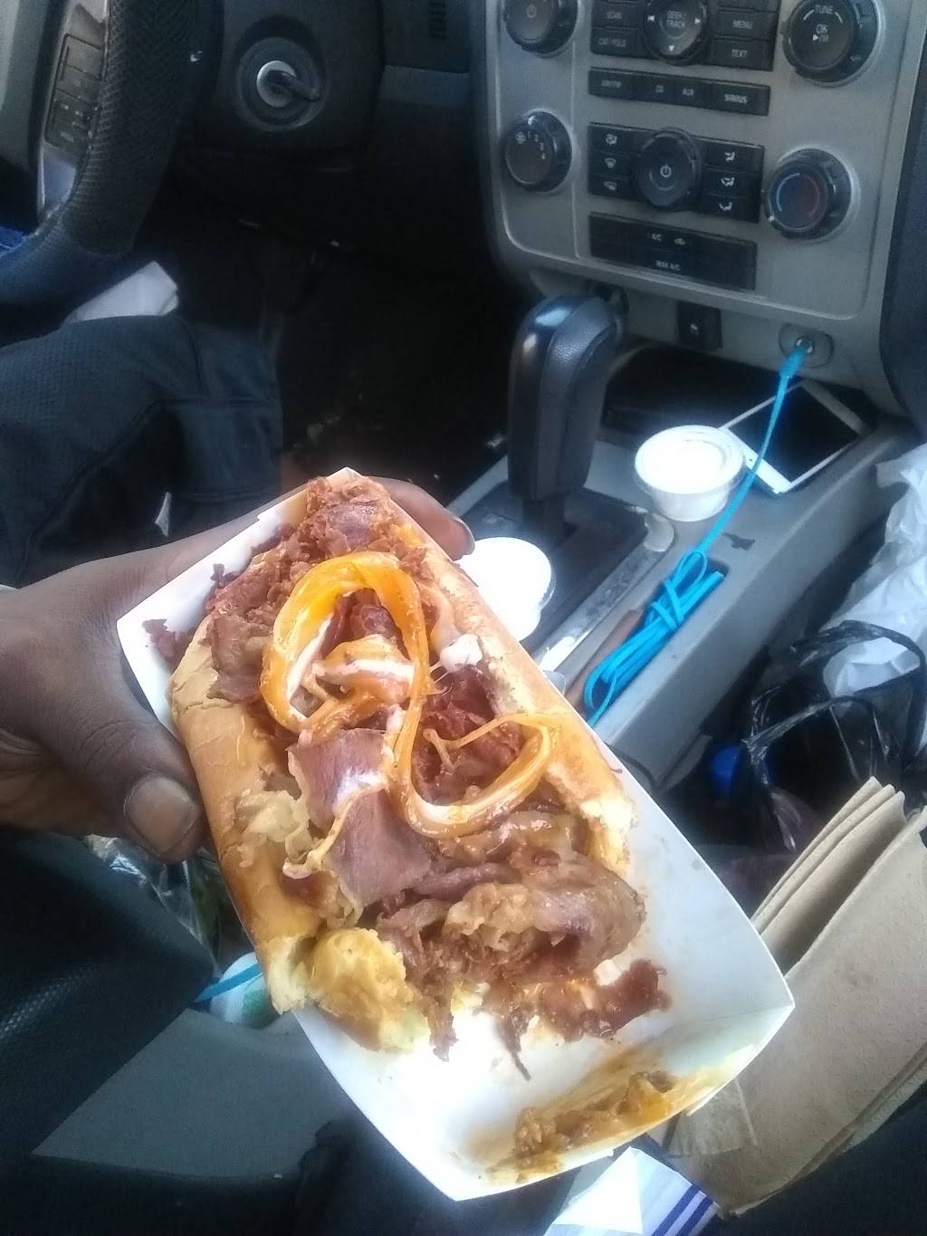 Toms Jr Express | restaurant | 724 W Florence Ave, Los Angeles, CA 90044, USA | 3237526143 OR +1 323-752-6143