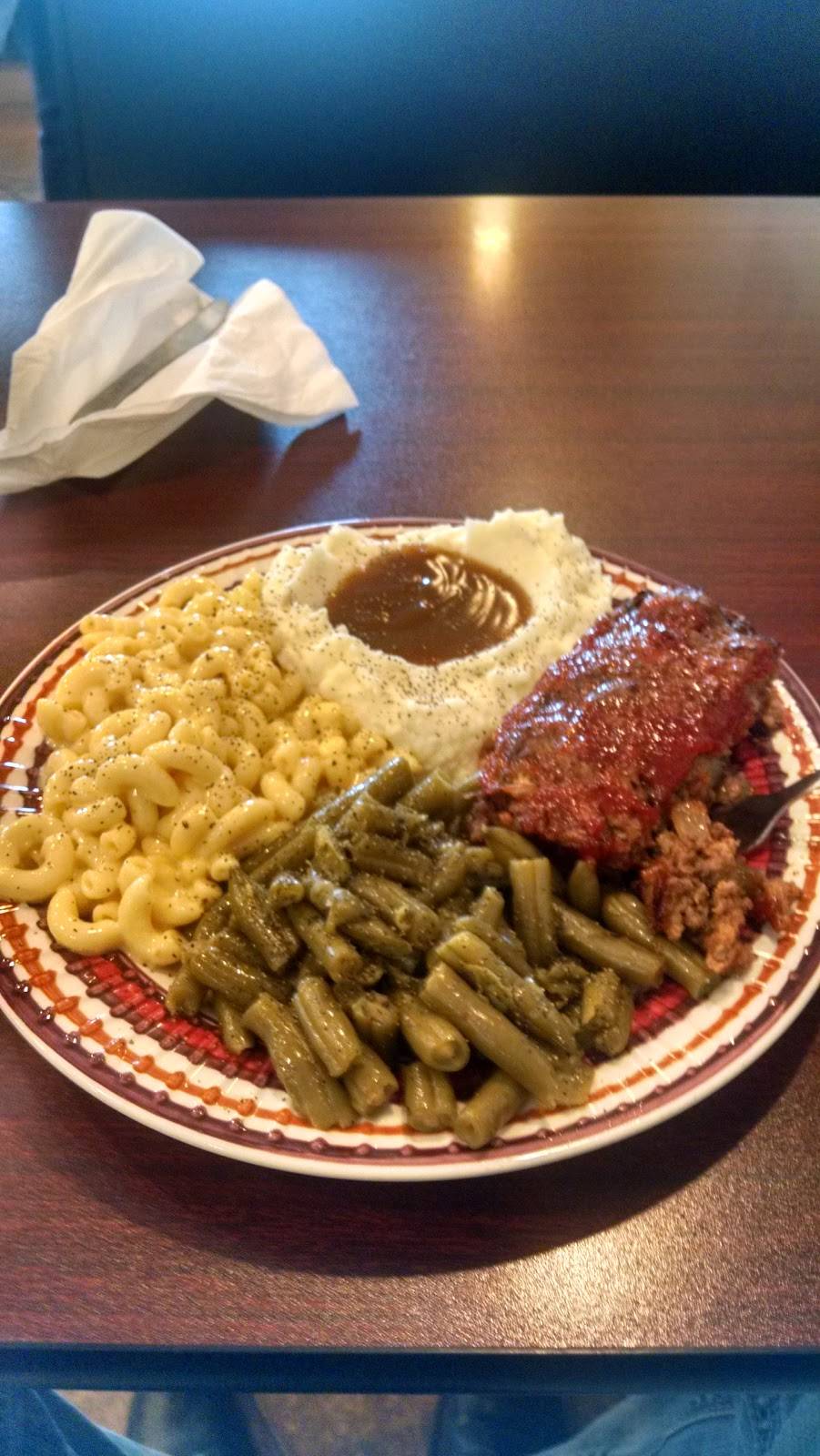 Goodfellas Pizza | restaurant | 103 Colonels Way, Henryville, IN 47126, USA | 8122943343 OR +1 812-294-3343