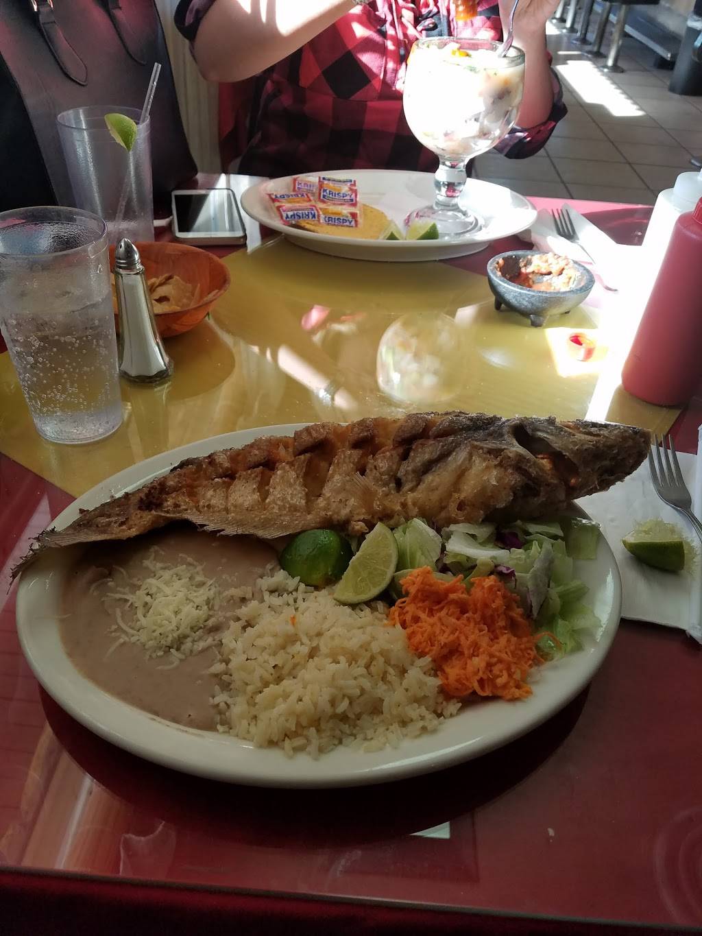 Las Playas Restaurant | restaurant | 1498 S K St, Tulare, CA 93274, USA | 5596870138 OR +1 559-687-0138