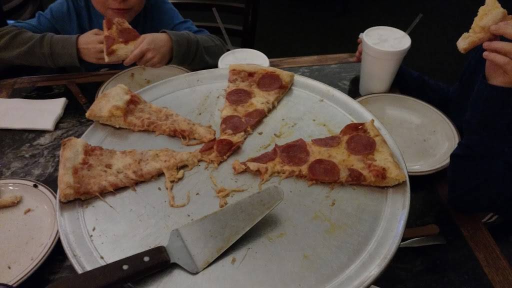 Fabios Pizza | restaurant | 408 W Gordon Ave C, Gordonsville, VA 22942, USA | 5408329900 OR +1 540-832-9900