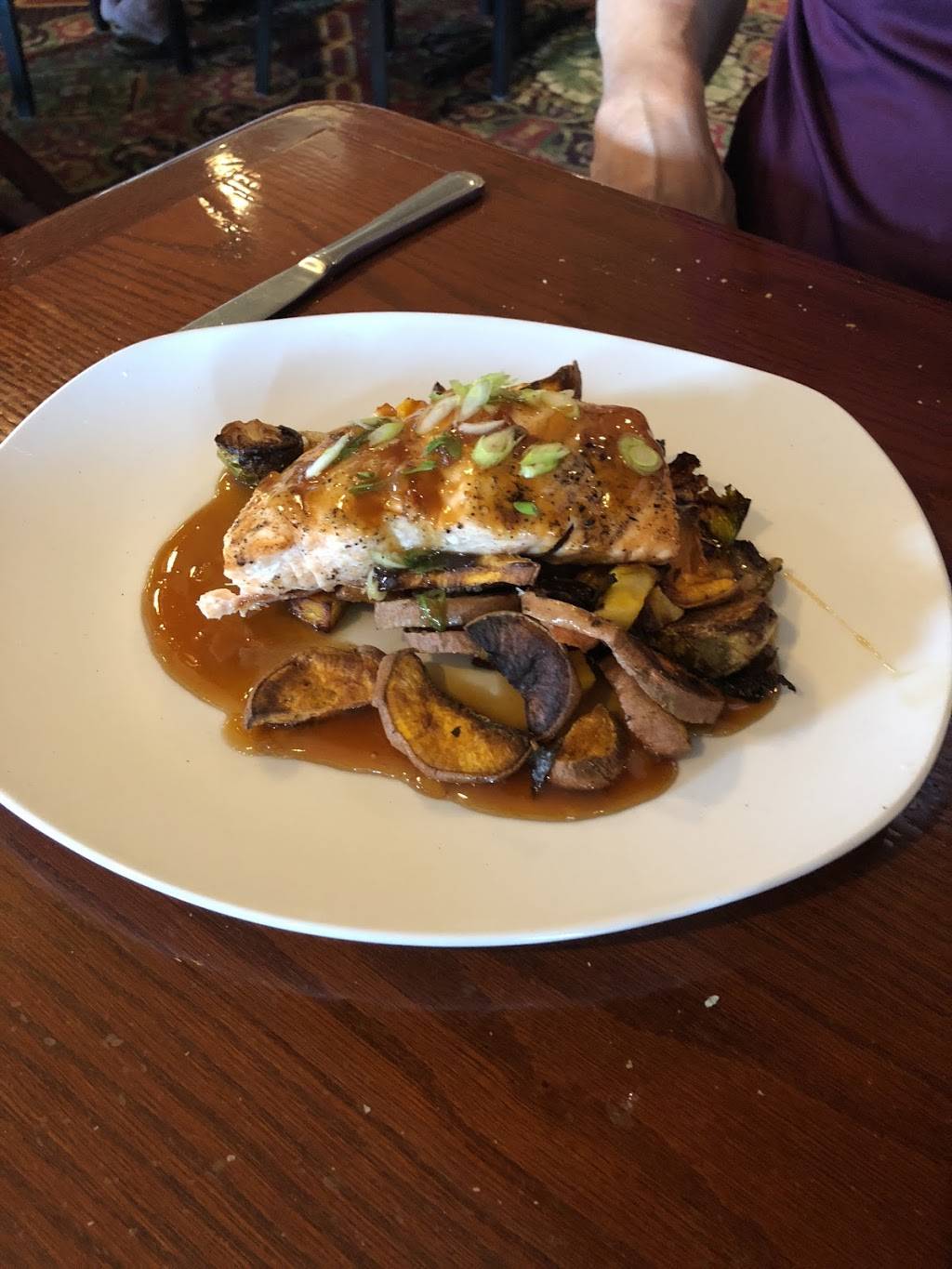 Varanos Italian Restaurant | restaurant | 60 Mile Rd, Wells, ME 04090, USA | 2076418550 OR +1 207-641-8550