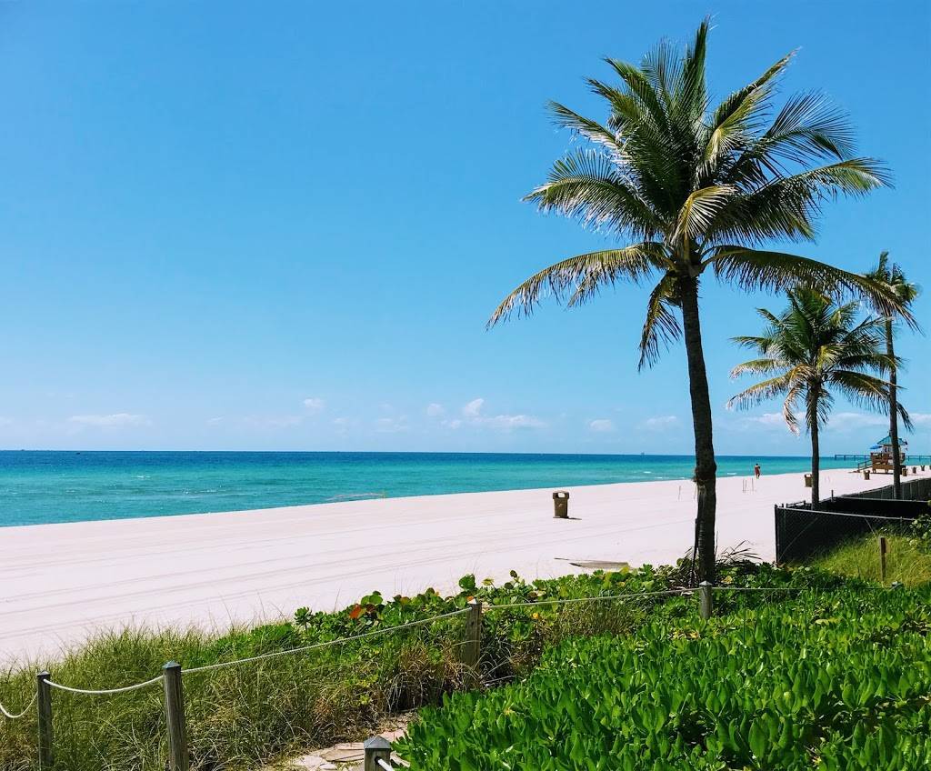 Gilis Beach Club | restaurant | 18001 Collins Ave, Sunny Isles Beach, FL 33160, USA | 3056925777 OR +1 305-692-5777