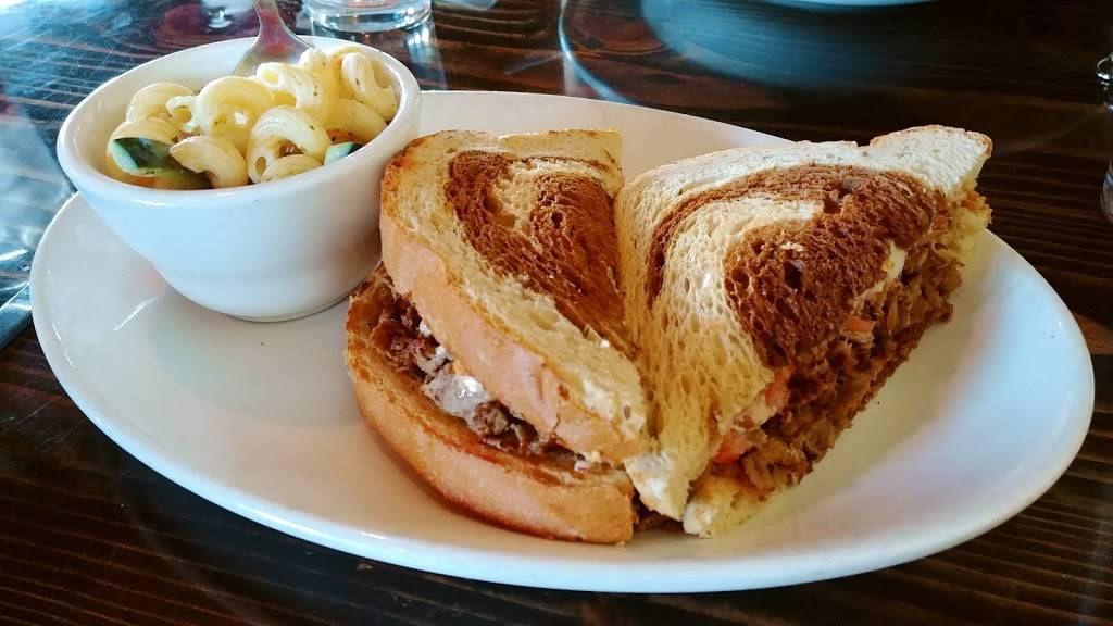 Perfect Pear Bistro | restaurant | 1241 E Chandler Blvd, Phoenix, AZ 85048, USA | 4802486266 OR +1 480-248-6266