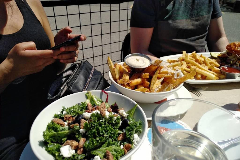 Sociable Kitchen + Tavern | restaurant | 45 King George Rd, Brantford, ON N3R 5K2, Canada | 5197514042 OR +1 519-751-4042