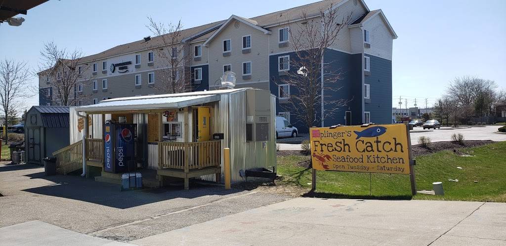 Caplingers Fresh Catch Seafood Kitchen | restaurant | 9535 Pendleton Pike, Indianapolis, IN 46236, USA | 3173895378 OR +1 317-389-5378