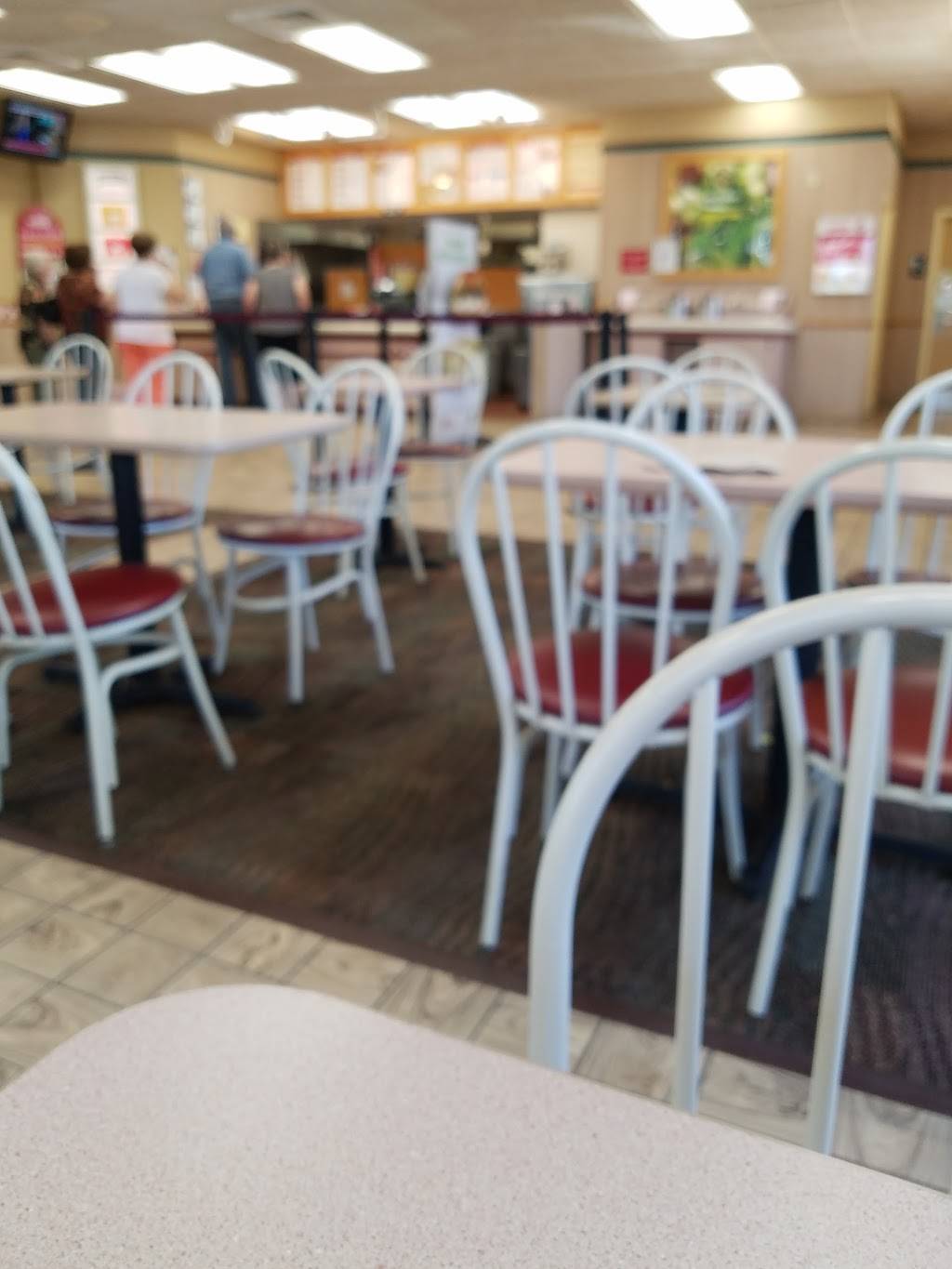 Wendys | restaurant | 45460 Miramar Way, California, MD 20619, USA | 3018623190 OR +1 301-862-3190