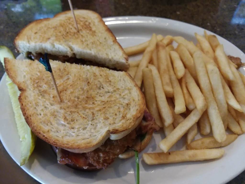 Fieldhouse Pub and Grill | restaurant | 510 N Theresa Ave, St. Louis, MO 63103, USA | 3142890311 OR +1 314-289-0311