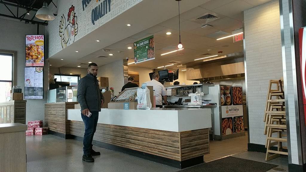 PDQ Restaurant | restaurant | 15646 South La Grange Road, Orland Park, IL 60462, USA | 7086754209 OR +1 708-675-4209