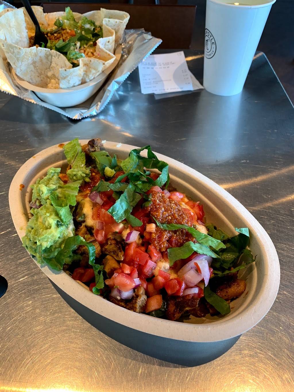 Chipotle Mexican Grill | restaurant | 6415 N Illinois St, Fairview Heights, IL 62208, USA | 6183986655 OR +1 618-398-6655