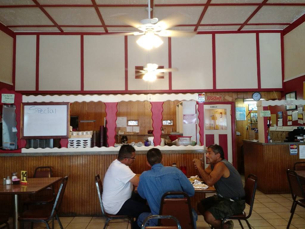 Leticias Mexican Restaurant | restaurant | 107 E Post Office St, Weimar, TX 78962, USA | 9797258602 OR +1 979-725-8602