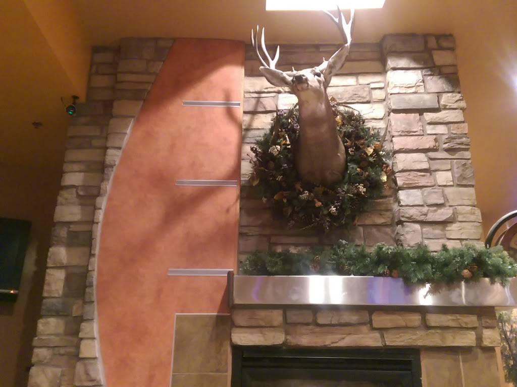 Bowlmor Cafe & Lounge | restaurant | 50 Chambers Ave, Eagle, CO 81631, USA | 9703282695 OR +1 970-328-2695