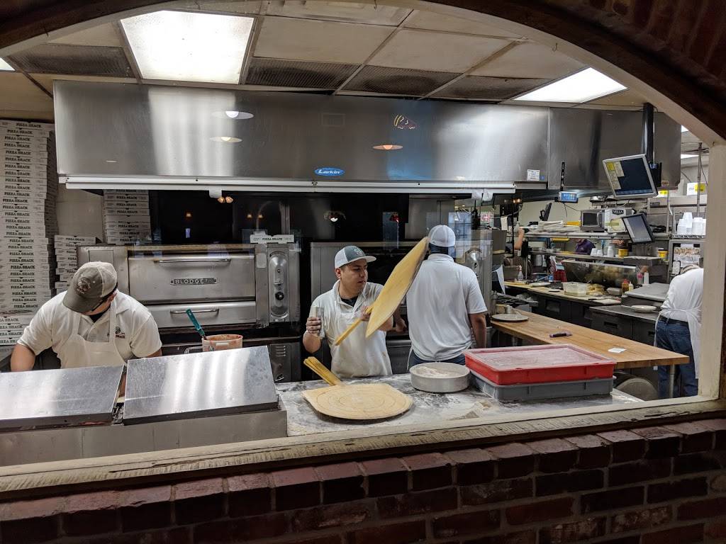 Pizza Shack | restaurant | 8676, 115 W Montgomery St, Willis, TX 77378, USA | 9368569780 OR +1 936-856-9780