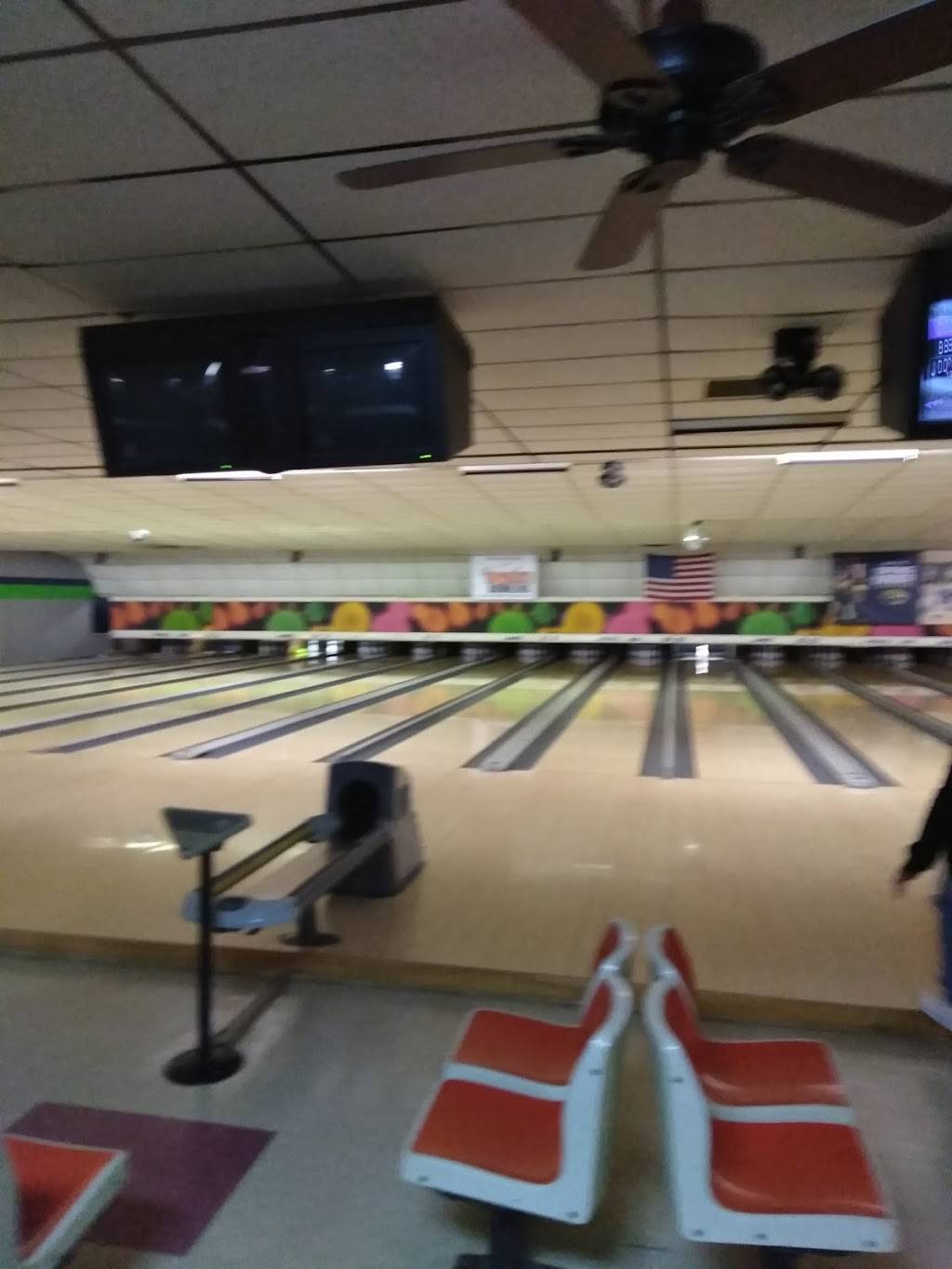 University Lanes | restaurant | 16653 E Michigan Ave, Albion, MI 49224, USA | 5173432005 OR +1 517-343-2005