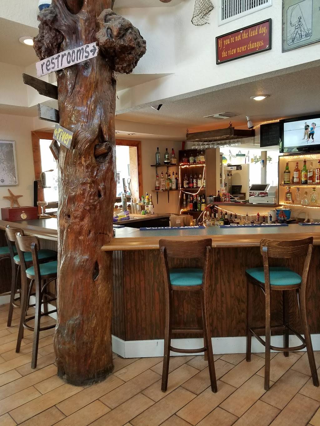 Riverside Inn | restaurant | 6301 Riverside Dr, Yankeetown, FL 34498, USA | 3524415002 OR +1 352-441-5002