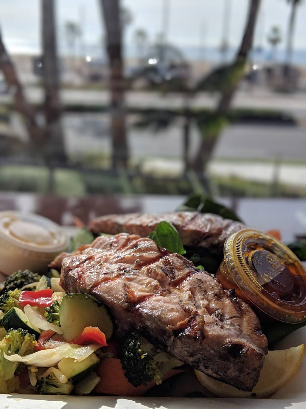 Bear Flag Fish Co. | restaurant | 21058 Pacific Coast Hwy #124, Huntington Beach, CA 92648, USA | 7143740558 OR +1 714-374-0558