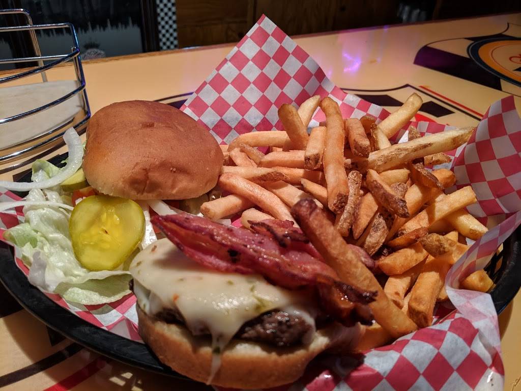 Checkers tavern & eatery | restaurant | 3120 6th St SW #4010, Cedar Rapids, IA 52404, USA | 3193649927 OR +1 319-364-9927