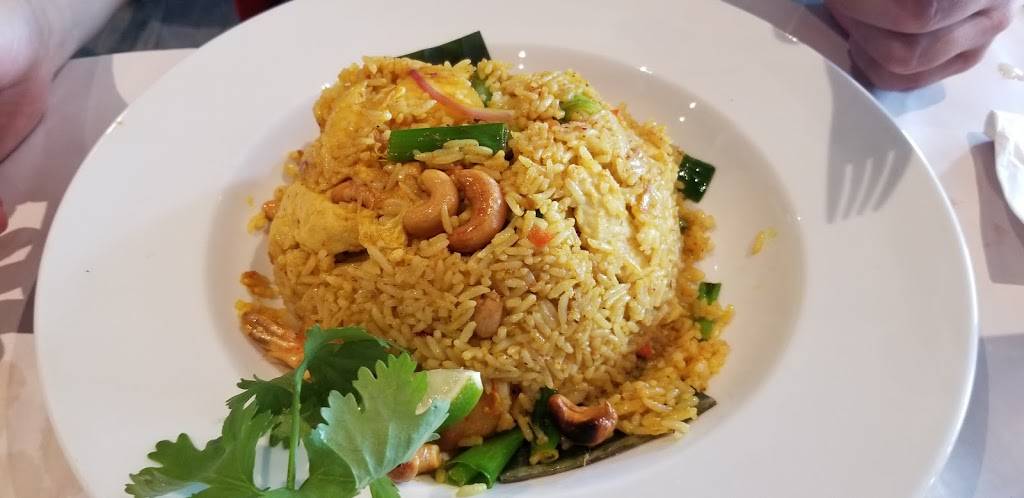 Twin Fish Thai Cuisine | restaurant | 5555 Eglinton Ave W, Etobicoke, ON M9C 5M1, Canada | 4166958866 OR +1 416-695-8866