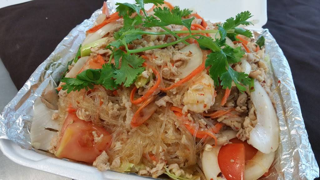 Srisiam Thai Kitchen | restaurant | 106 E Foothill Blvd, Arcadia, CA 91006, USA | 6264475540 OR +1 626-447-5540