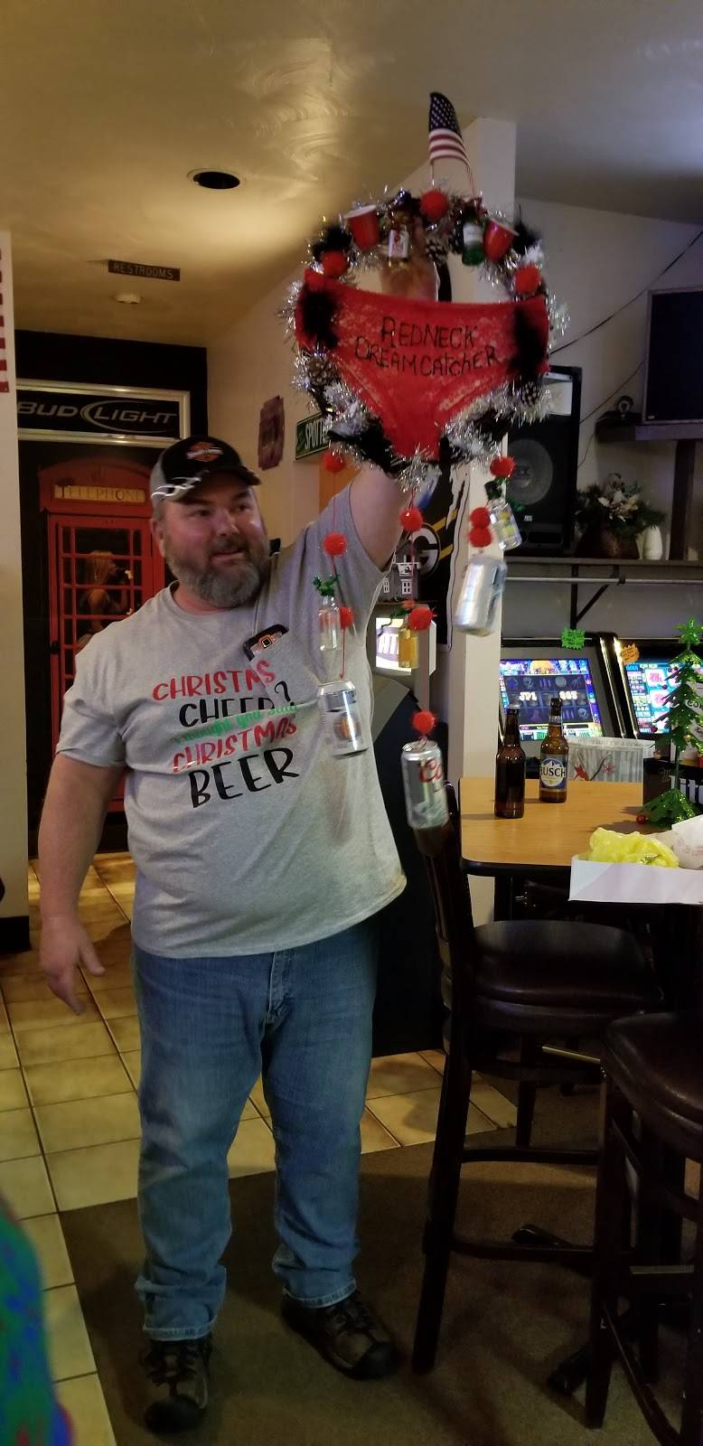 Schmidts Corners | restaurant | N10023 County Rd J, Iola, WI 54945, USA | 7154452577 OR +1 715-445-2577