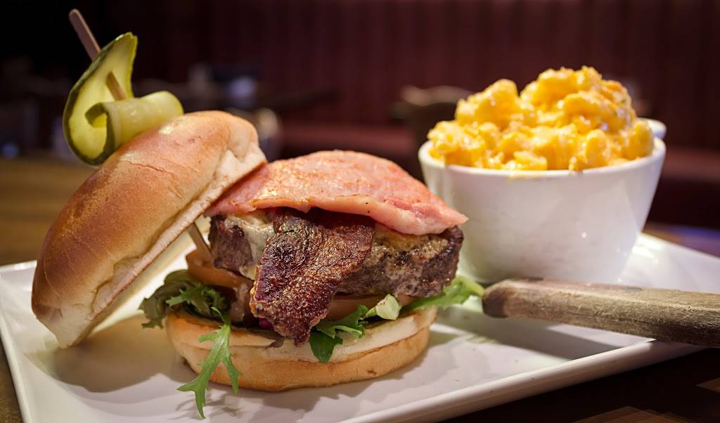 Square Celt Ale House & Grill | restaurant | 39 Orland Square Dr, Orland Park, IL 60462, USA | 7082269600 OR +1 708-226-9600