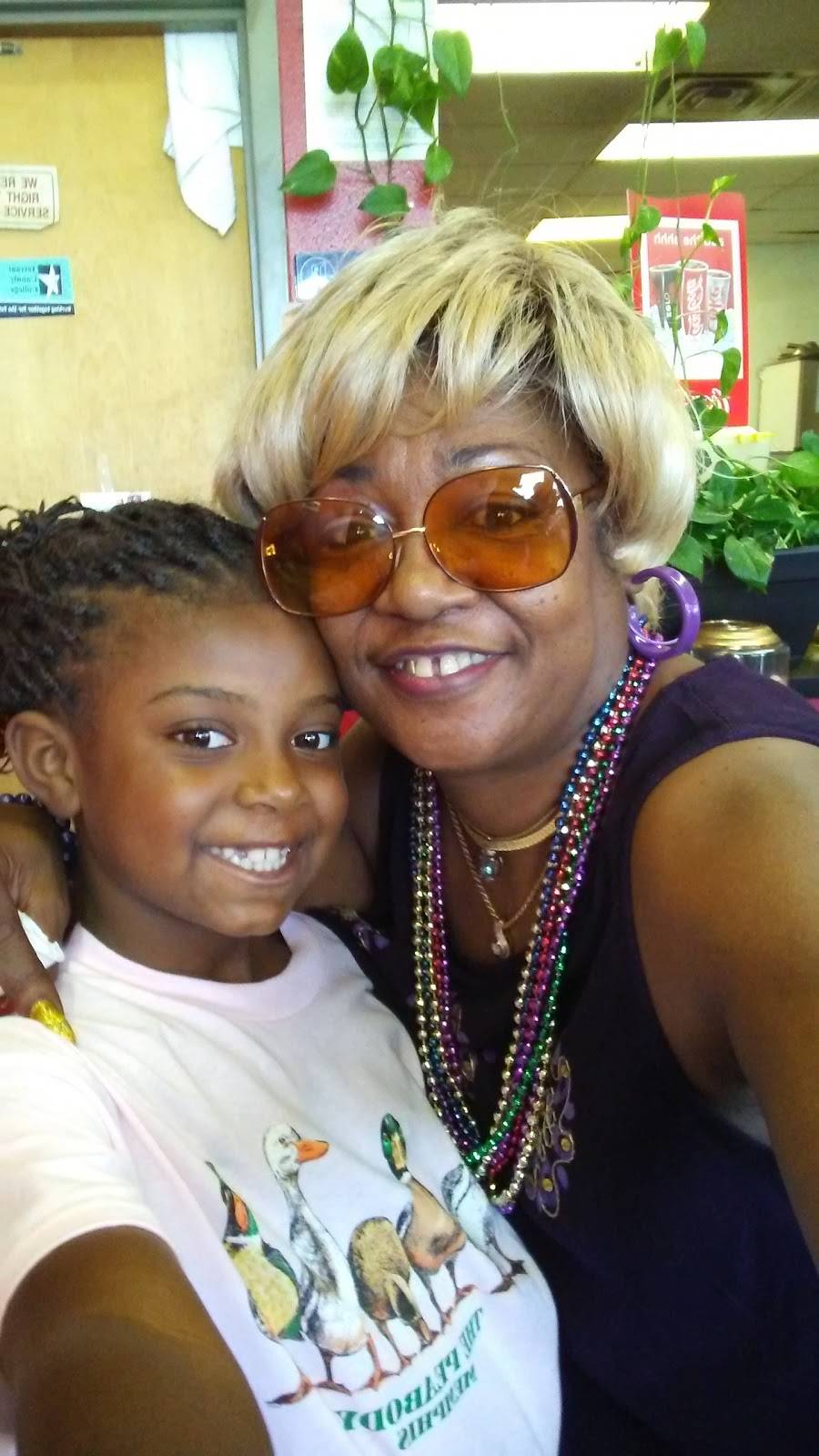 Mama Es B-B-Q & Home Cooking | restaurant | 818 E Rosedale St, Fort Worth, TX 76104, USA | 8178773322 OR +1 817-877-3322