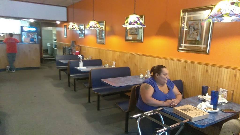 Vinces New York Pizza | restaurant | 17520 Virginia Ave, Hagerstown, MD 21740, USA | 3015824400 OR +1 301-582-4400