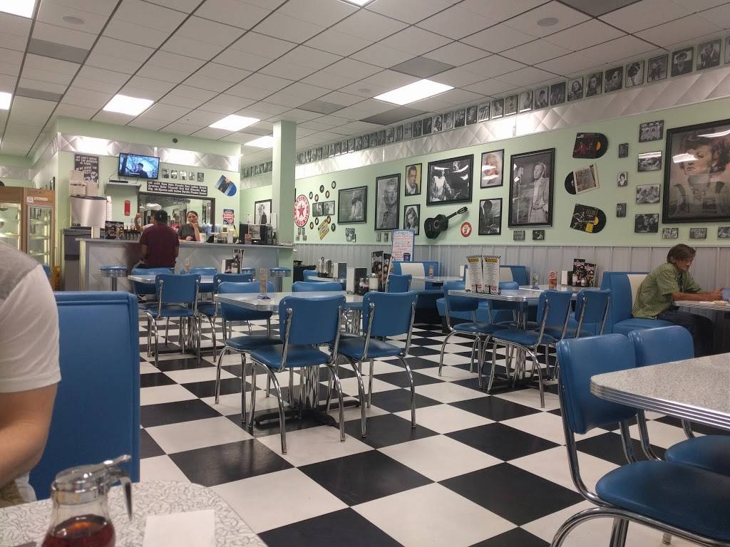 Boomarang Diner | restaurant | 331 SW C Ave, Lawton, OK 73501, USA | 5807135322 OR +1 580-713-5322