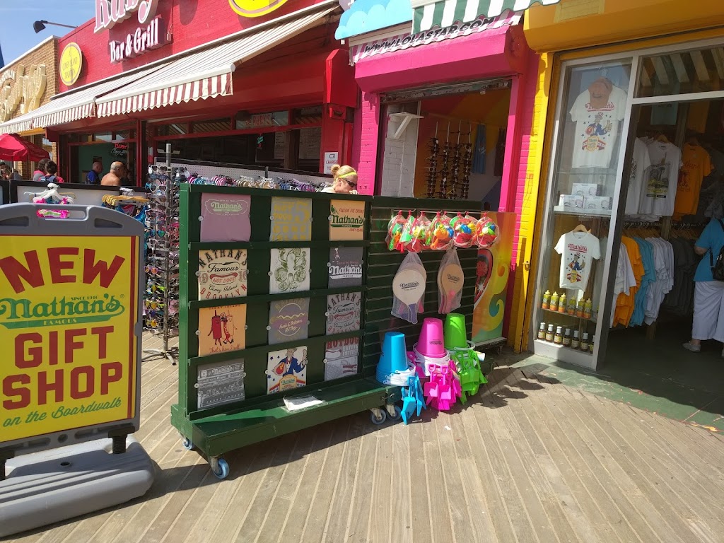 Nathans Famous, Coney Island Boardwalk | restaurant | 1205 Boardwalk W, Brooklyn, NY 11224, USA | 7187147207 OR +1 718-714-7207