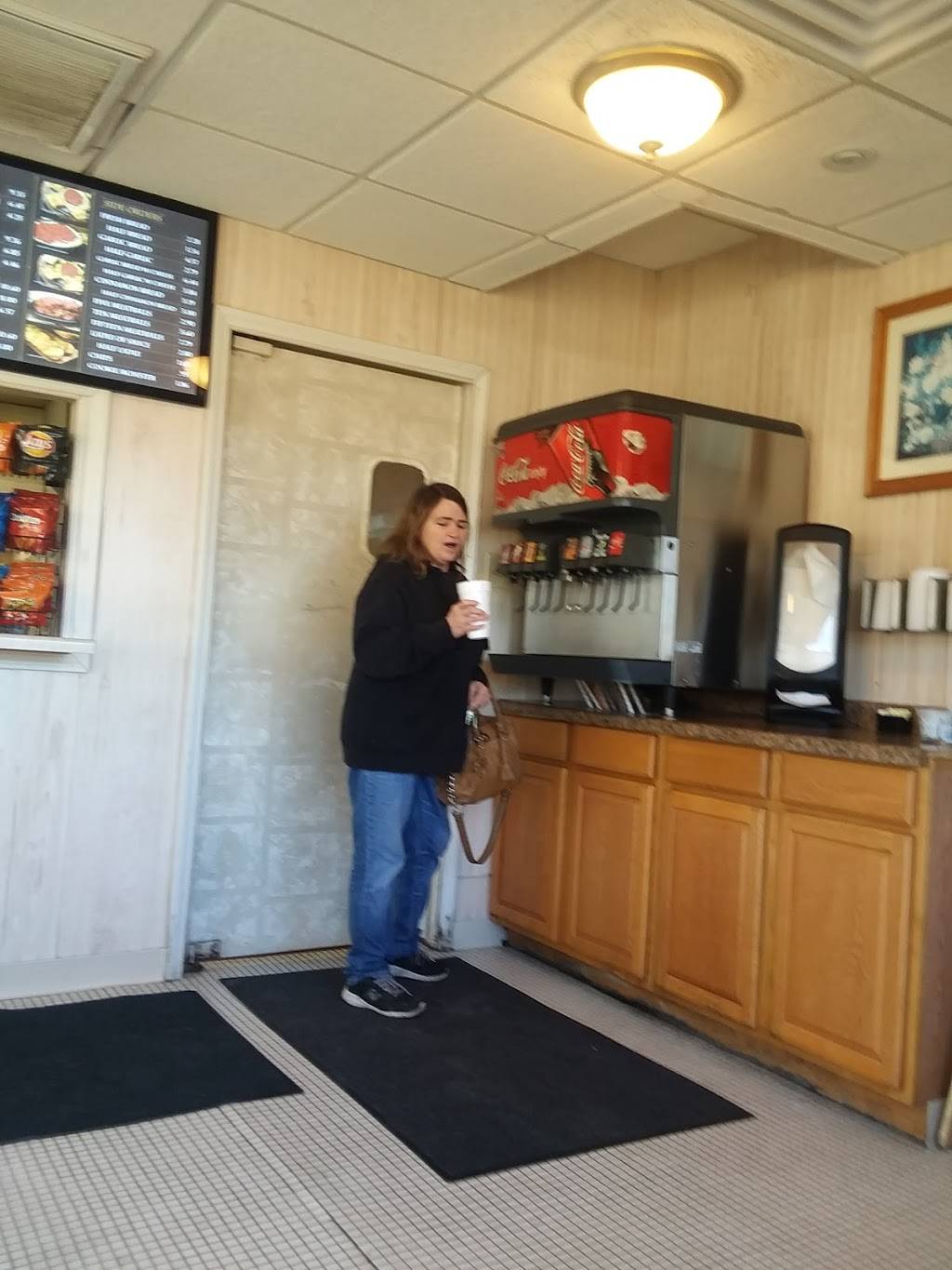 LaGondola Spaghetti House | restaurant | 509 S Main St, Bloomington, IL 61701, USA | 3098284141 OR +1 309-828-4141