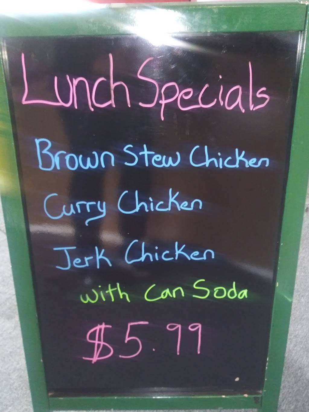 Jamaican Empire | restaurant | 663 N Clinton Ave, Trenton, NJ 08638, USA | 6093377951 OR +1 609-337-7951