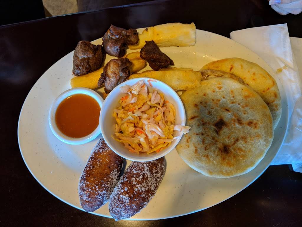 Christinas Salvadorian Food | restaurant | 10665 W Indian School Rd, Avondale, AZ 85392, USA | 6232494481 OR +1 623-249-4481