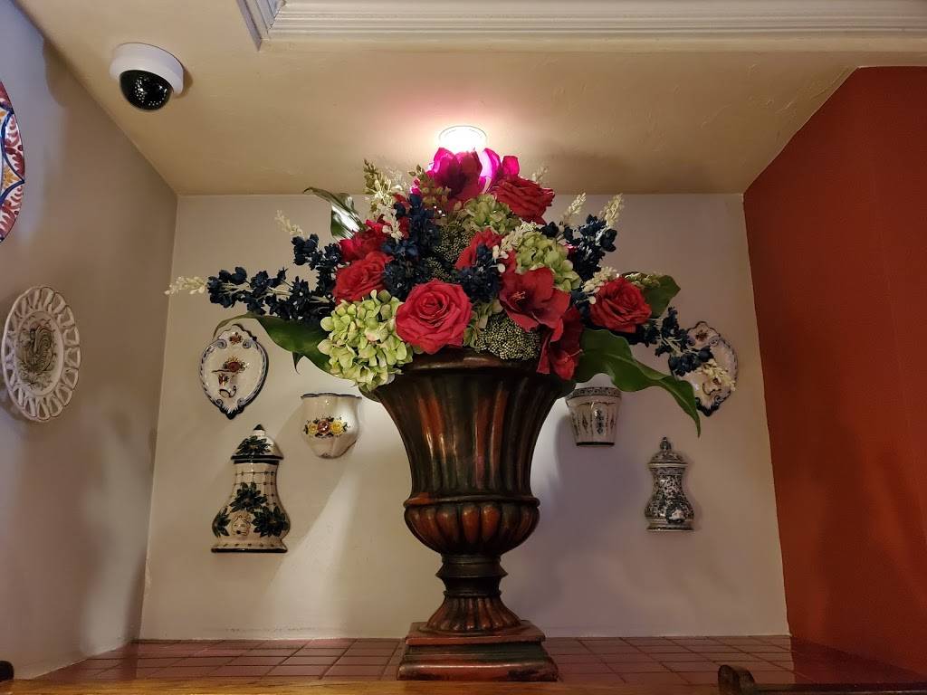 Roccos Restaurant | restaurant | 193 Main St, Wilmington, MA 01887, USA | 9786577361 OR +1 978-657-7361