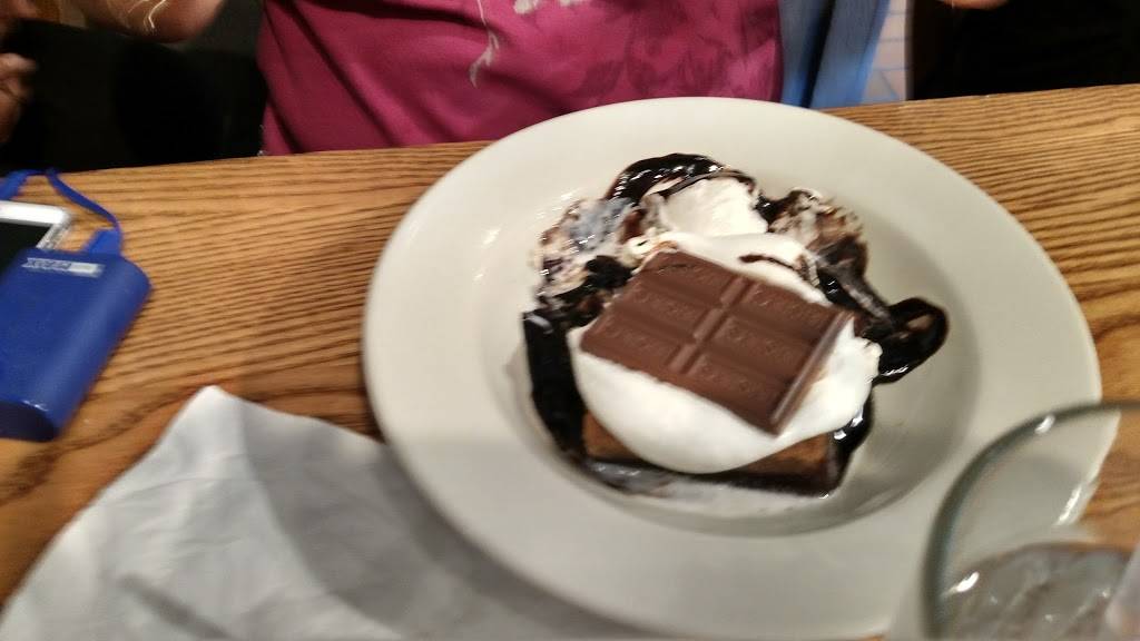 Cracker Barrel Old Country Store | restaurant | 4140 Pier N Blvd, Flint, MI 48504, USA | 8102300019 OR +1 810-230-0019