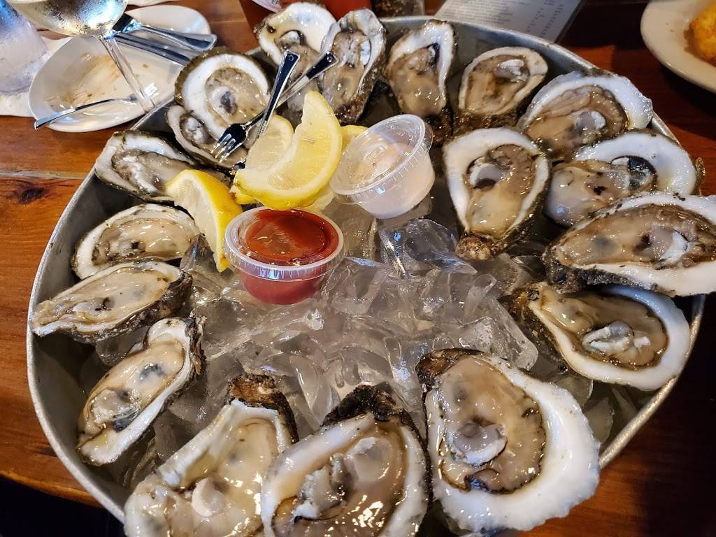 The Blue Crab Restaurant and Oyster Bar | restaurant | 7900 Lakeshore Dr, New Orleans, LA 70124, USA | 5042842898 OR +1 504-284-2898