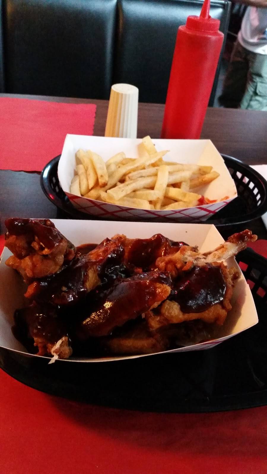 Tramps | restaurant | 412 Greentree Rd, Pittsburgh, PA 15220, USA | 4129217194 OR +1 412-921-7194