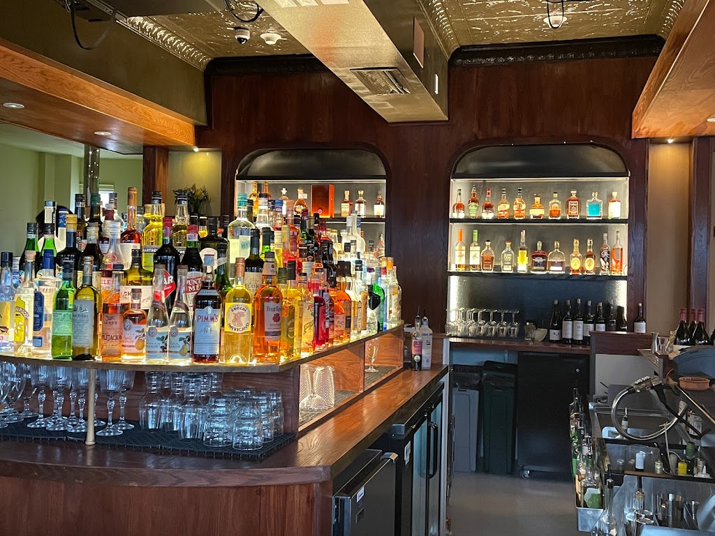 The Bluebird Bar | restaurant | 1293 Washington St, West Newton, MA 02465, USA | 6175881035 OR +1 617-588-1035