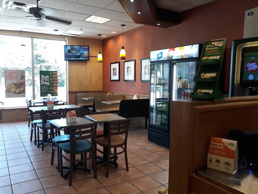 Subway | meal takeaway | 815 Major Mackenzie Dr E Unit #14, Richmond Hill, ON L4C 9X2, Canada | 9055086757 OR +1 905-508-6757
