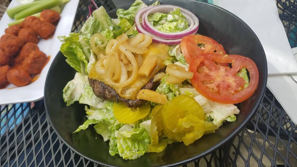 Blazing Onion Burger Company | restaurant | 3000 184th St SW #840, Lynnwood, WA 98037, USA | 4256409100 OR +1 425-640-9100